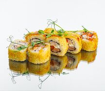 Теплый ролл с курицей и беконом