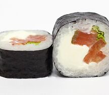 Ролл Футомаки с копченым лососем