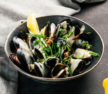 Мидии в соусе сгущенка-васаби