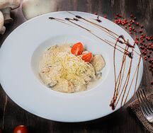 Альпийская паста с курицей и грибами