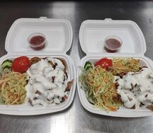 Шаурма на тарелке с курицей двойная