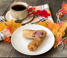 Блинчики с творогом и вишневым джемом