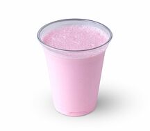 Клубничный молочный коктейль