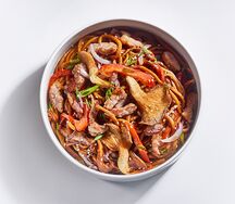 Вок с морепродуктами и лапшой удон