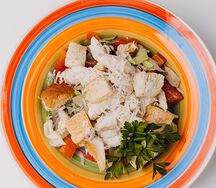 Салат Цезарь с курочкой
