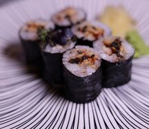Маки-ролл с угрём