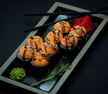 Запеченный ролл с креветкой