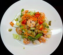 Салат с креветками