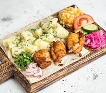 Курица с картофельными дольками и овощами