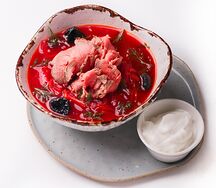 Борщ с говядиной и черносливом