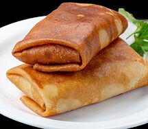 Блин с курицей и грибами в сливочном соусе