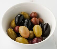 Оливки и маслины