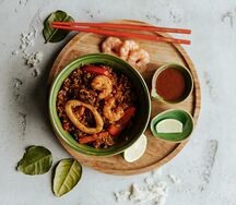 Жареный рис с курицей