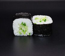 С огурцом