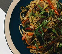 Лапша Удон с морепродуктами и овощами