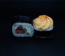 Запеченный с лососем терияки и тунцом