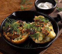 Печеный картофель с белыми грибами