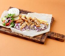 Развёрнутая шаурма с курицей