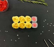Запеченный ролл с крабом