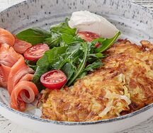 Драники с красной рыбой и творожным сыром 