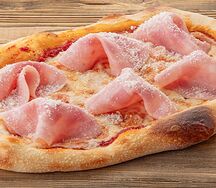 Фокачча ветчиной и сыром