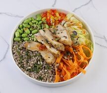 Боул с куриным филе и эдамамэ