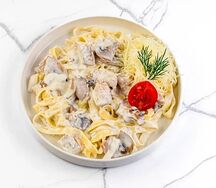 Феттуччине с курицей и грибами