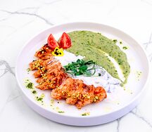 Куриное филе с пюре из зеленого горошка