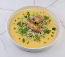 Куриные рулеты с рисом и сырным соусом