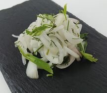 Лук маринованный