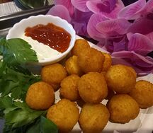 Картофельные шарики мини и соус