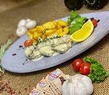 Медальоны из свинины с лисичками