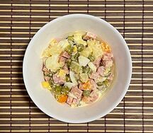 Оливье с колбасой