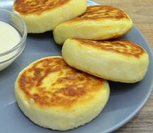 Сырники со сметаной