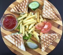 Клаб-сэндвич с ветчиной и сыром