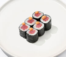 Классический ролл с тунцом спайси