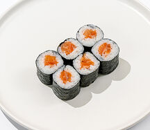 Классический ролл с лососем