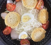 Салат Цезарь с курицей