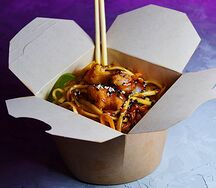 Wok-лапша с креветками