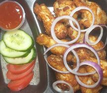 Крылышки гриль бокс и соус