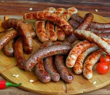 Колбаски гриль бокс и соус