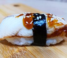 Суши с угрём