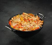 Фунчоза с курицей в соусе терияки
