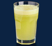 Свежевыжатый яблочный сок