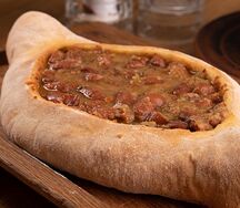 Хачапури лобиани с лобио и сулугуни
