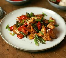 Курица с овощами Wok