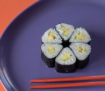Мини ролл с авокадо