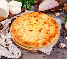 Пирог с курицей, грибами и сыром средний