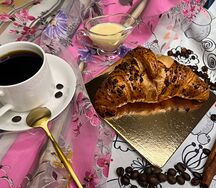 Круассан с шоколадом и фундуком 