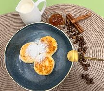 Сырники со сметаной